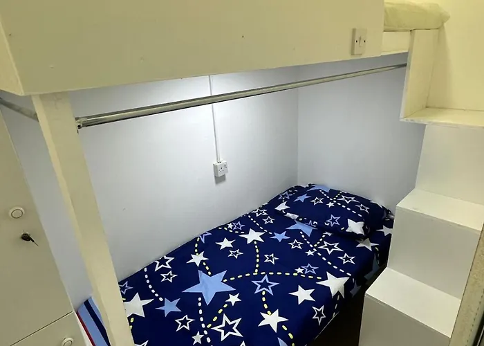 Unisex Loft Rooms In Center Of Bur Dubai Near Burjuman Metro Exit-4
