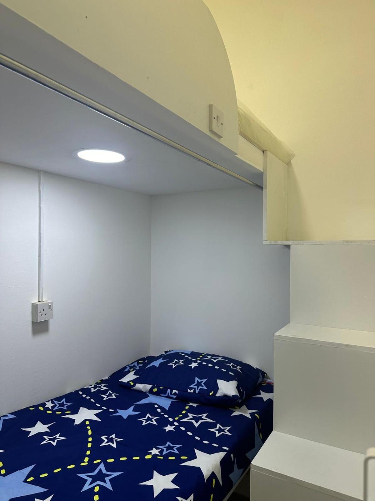 Homestay Unisex Loft In Center Of Bur Near Burjuman Metro Exit-4